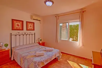 Image de Maison de vacances privée avec piscine privée, climatisation, Wifi, Tv, terrasse, parking