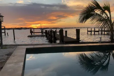 Image de Nouveau! Beach Home + Dock, 110 marches de la plage, kayaks, jet ski dock, Bridge Street