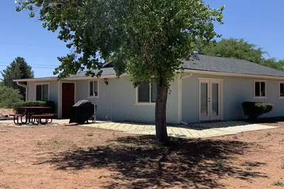 Image de Just Listed! ! Nouvelle rénovation! Près des vignobles! 8 couchages! Page Springs S026
