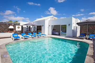 Image de Modern Los Mojones Villa | Casa Penyas Blancas Dos | 4 bedrooms | Private Heated Pool | Puerto Del Carmen