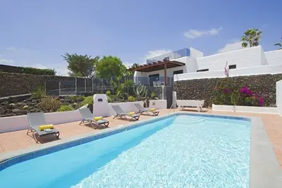 Image de Modern Villa in Los Mojones | 4 Bedrooms | Large Heated Pool | Villa Mojones | Puerto Del Carmen