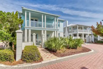 Image de \"Casa De Amigos\" Seacrest Beach Pet Friendly Golf-side Home + Pool + Gulf Views!