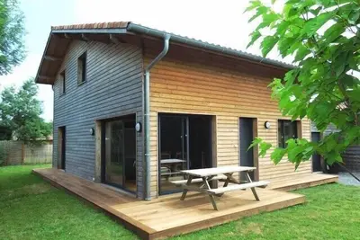 Image de Saubion \"Les Carolins\", Agréable villa en bois pour 6 personnes.