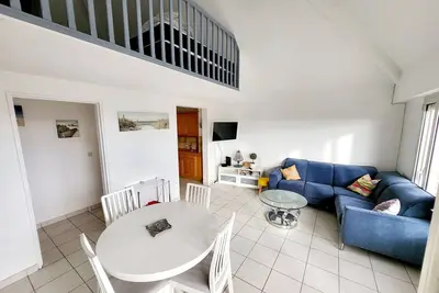 Appartement T3 avec Mezzanine, Balcon et Garage au Centre des Sables-d'Olonne
