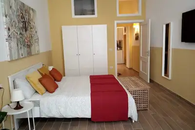 Image de Maison De Vacances ÉQUIPÉE D'Une Douche Walk-In Et De CHROMOTHÉRAPIE + CAFÉ Pod Gratuit