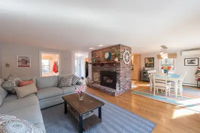 Image de Escapade isolée à 1 mile de la plage, à 5 minutes du centre-ville