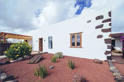 Image de Located directly at the sea, with a lot of sunny terracces