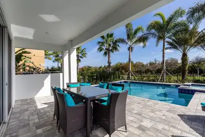 Image de Reunion 5 Bed Pool Home, Salle de jeux