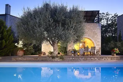 Image de Villa Kalypso, Villa en pierre luxueuse et traditionnelle à Réthymnon avec piscine privée