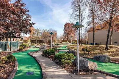 Image de Unités confortables au Falls Village Resort à Branson!
