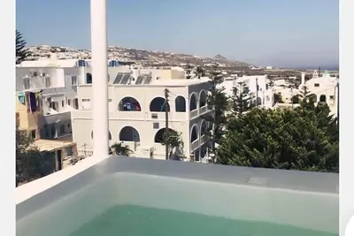 Image de Maison diamant de Santorin avec terrasse jacuzzi près du centre-ville et de l'aéroport / port