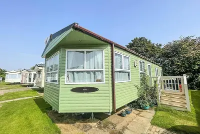 Image de Caravane 8 places à louer avec terrasse sur le parc de vacances Skipsea Sands réf 41015wf