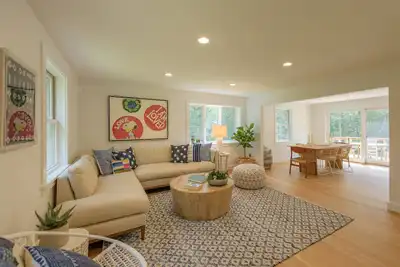 Image de Martha’s Vineyard Nouveau Magnifique Remodel! !