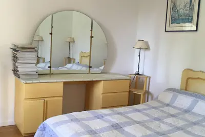 Image de Appartement dans villa avec jardin arboré et fleuri