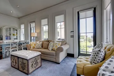 Image de Hartsfield Carriage, au sud de 30a, à quelques pas de la plage et du centre-ville, 4 couchages, Gulf-Views!