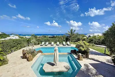 Villa Allamanda, vue sublime, jacuzzi chauffé