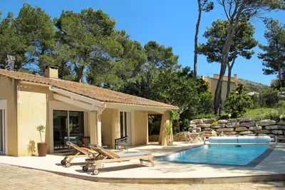 Image de Belle maison de vacances privée avec piscine privée, Wifi, climatisation, Tv, terrasse, parking