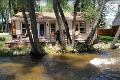 Image de Cottage Creekside moderne