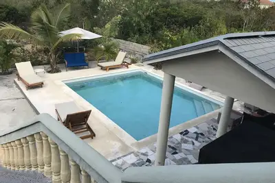 Image de Sagusta Gardens Pls D \/ avec vue sur la piscine