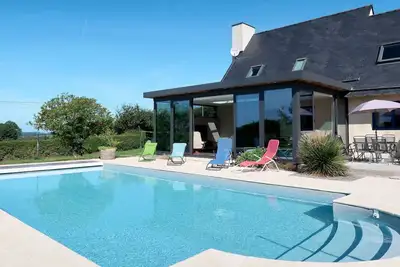 Belle maison de vacances privée avec Wifi, piscine privée, Tv, terrasse, vue panoramique, parking