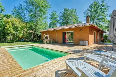 Image de Belle maison de vacances privée avec piscine privée, Wifi, Tv, terrasse, animaux admis et parking