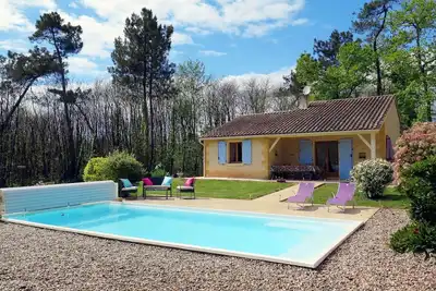 Image de Maison de vacances privée avec piscine privée, bain à remous, Wifi, Tv, terrasse, parking