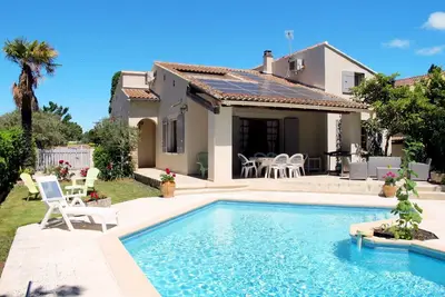 Image de Maison de vacances privée avec piscine privée, climatisation, Wifi, Tv, terrasse, parking