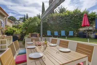 Image de Belle maison de vacances privée avec Wifi, climatisation, Tv, terrasse, animaux admis et parking