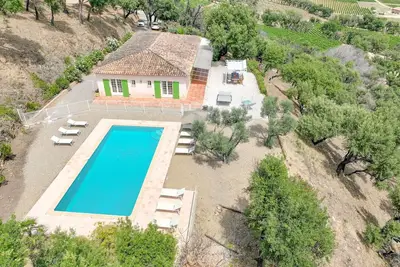 Image de Magnifique maison de vacances privée avec piscine privée, Wifi, Tv, patio, animaux admis, parking