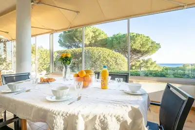 Belle maison de vacances privée pour 8 personnes avec Wifi, Tv, patio, animaux admis et parking