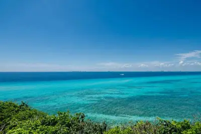 Image de Nautibeach Condo # 4 Beachfront and pool paradise