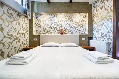 Image de OldTown ★ Chambre privée et salle de bain ★ Terrasse avec vue sur la montagne | 2personnes