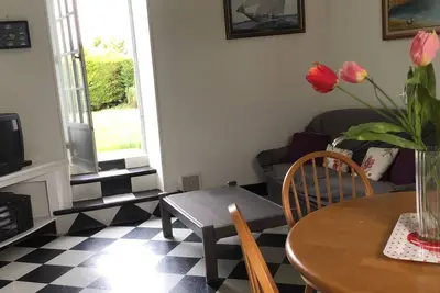 Image de maison avec véranda. Jardin, Parking prive. plages