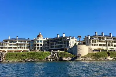Image de Nouveau, juste à temps pour l'été! Villa sur la plage avec balcon privé, vue sur la crique ombragée et Wi-Fi