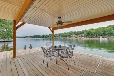 Image de Nouveau! Bella Vista Home w / Swim Deck on Loch Lomond!