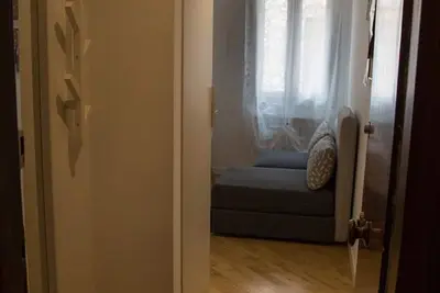Image de A vostra disposizione una Tv a schermo piatto.