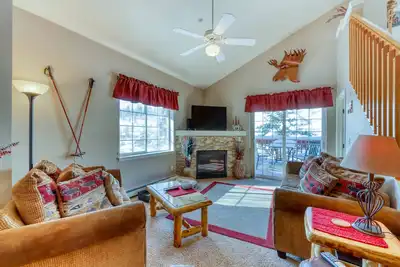 Image de Maison spacieuse et familiale avec mezzanine, barbecue à gaz, balcon et bain à remous commun.