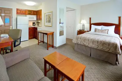 Image de Bassin. Petit déjeuner buffet gratuit. Studio privé à 20 min de Princeton.