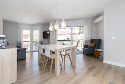 Appartement centre-ville · Plage 50m · Piscine· Uhc AIGUADOLÇ 317