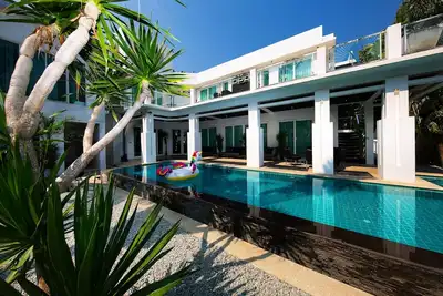 Image de Premium Pool Villa Pattaya 5 chambres, 4 salles de bain, Bbq, Jacuzzi, Bbq Grill