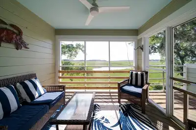 Image de Couchers de soleil captivants! 2br / 2. 5ba Villa! Animaux acceptés! Cartes d'agrément disponibles!