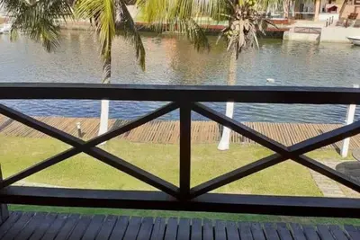 Image de Maison face au canal