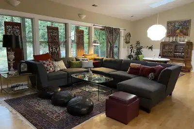 Image de Peaceful home away from home in the exquisite Pacific Northwest.
