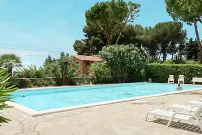Image de Bel appartement avec Wifi, piscine, climatisation, Tv, terrasse, animaux admis et parking