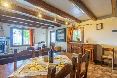 Image de Belle maison de vacances privée avec Wifi, Tv, patio, animaux admis et parking