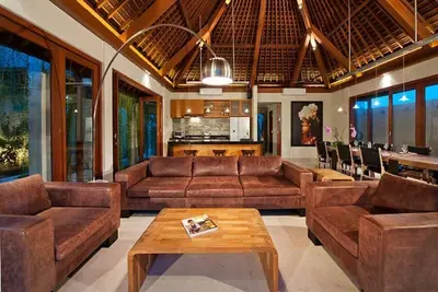 Image de 4br Villa Seminyak 100m de la plage, près de Deal Mar Cafe