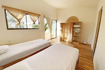 Image de Eco Lodge, entre la jungle et l'océan, la conception de l'esprit surf et confort dans un sentiment d'amitié