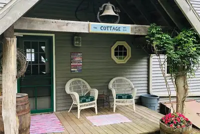 Image de Charmant chalet sur un lac calme