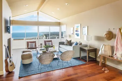 Image de Hilltop Ocean View Escape w / Spa & Table de billard as Parasol by AvantStay