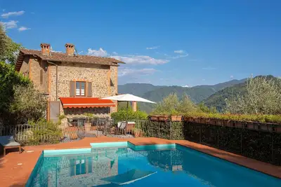 Image de Villa toscane avec vue panoramique et piscine privée
